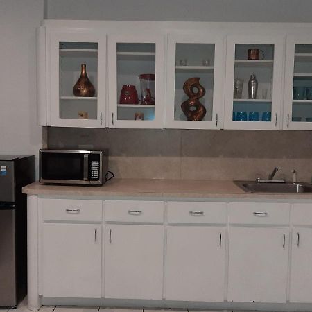 Hallandale Studio With Pool Daire Hallandale Beach Dış mekan fotoğraf