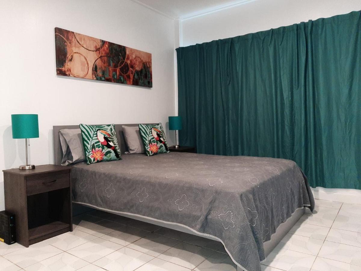 Hallandale Studio With Pool Daire Hallandale Beach Dış mekan fotoğraf