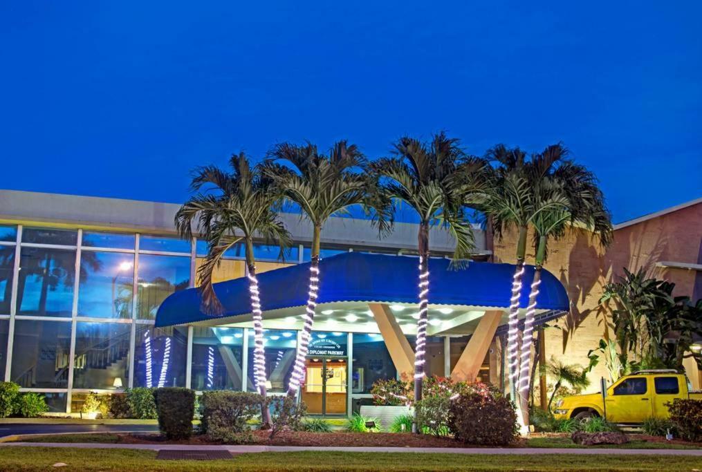 Hallandale Studio With Pool Daire Hallandale Beach Dış mekan fotoğraf