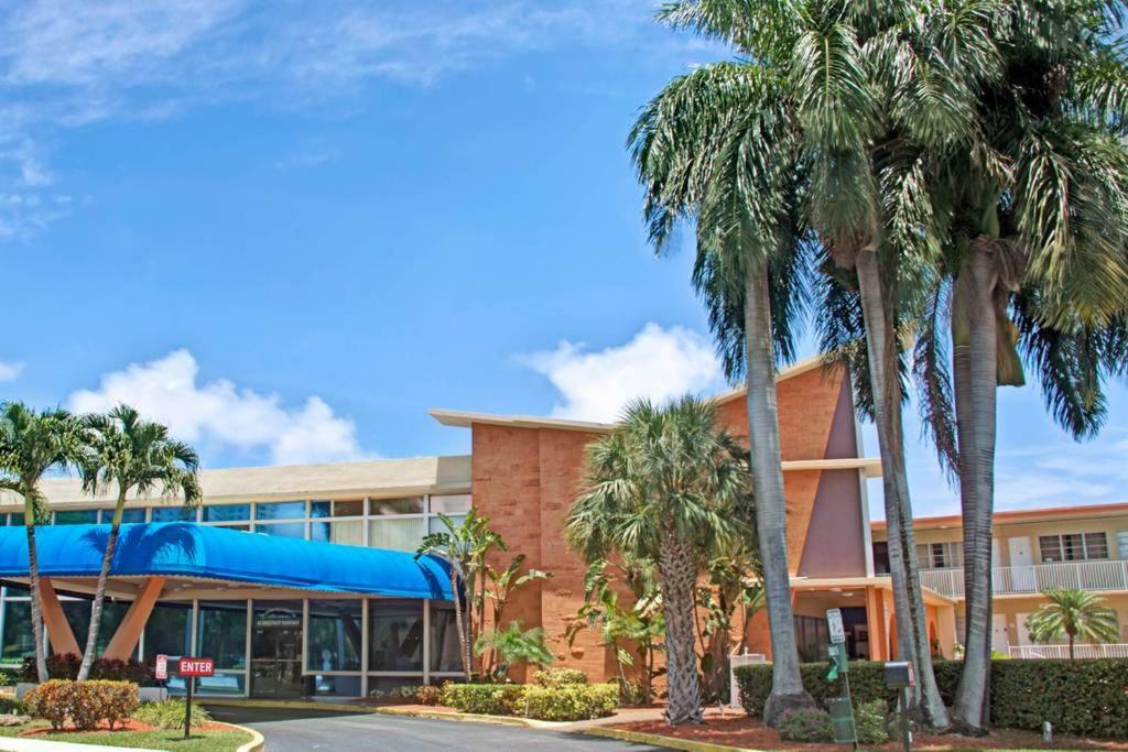 Hallandale Studio With Pool Daire Hallandale Beach Dış mekan fotoğraf